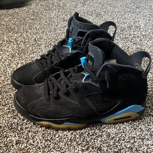 Jordan 6 UNC blue size 11.5